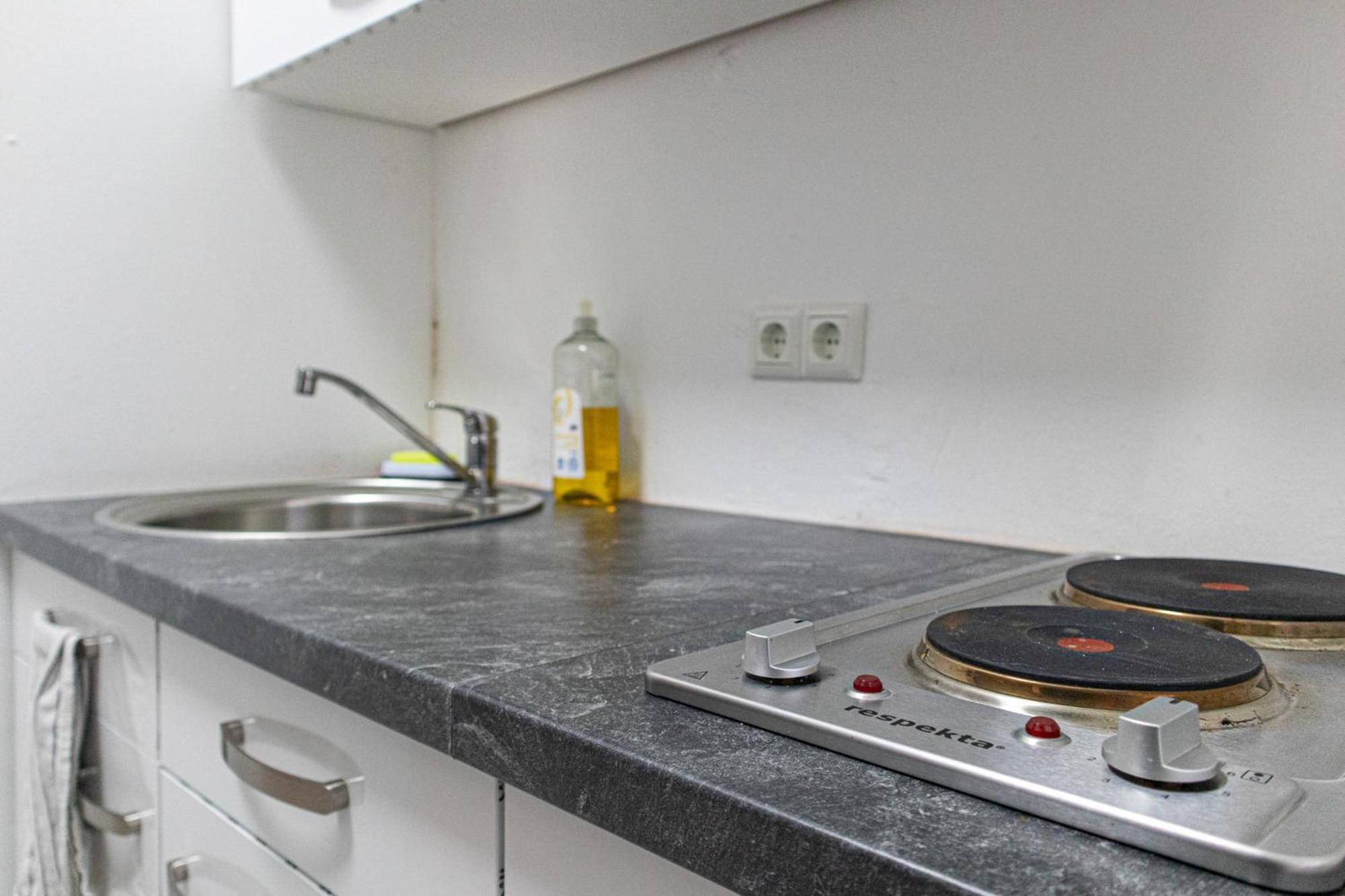 Budget City Stay - Near Wiener Stadthalle Ideal For Longstays Exterior photo