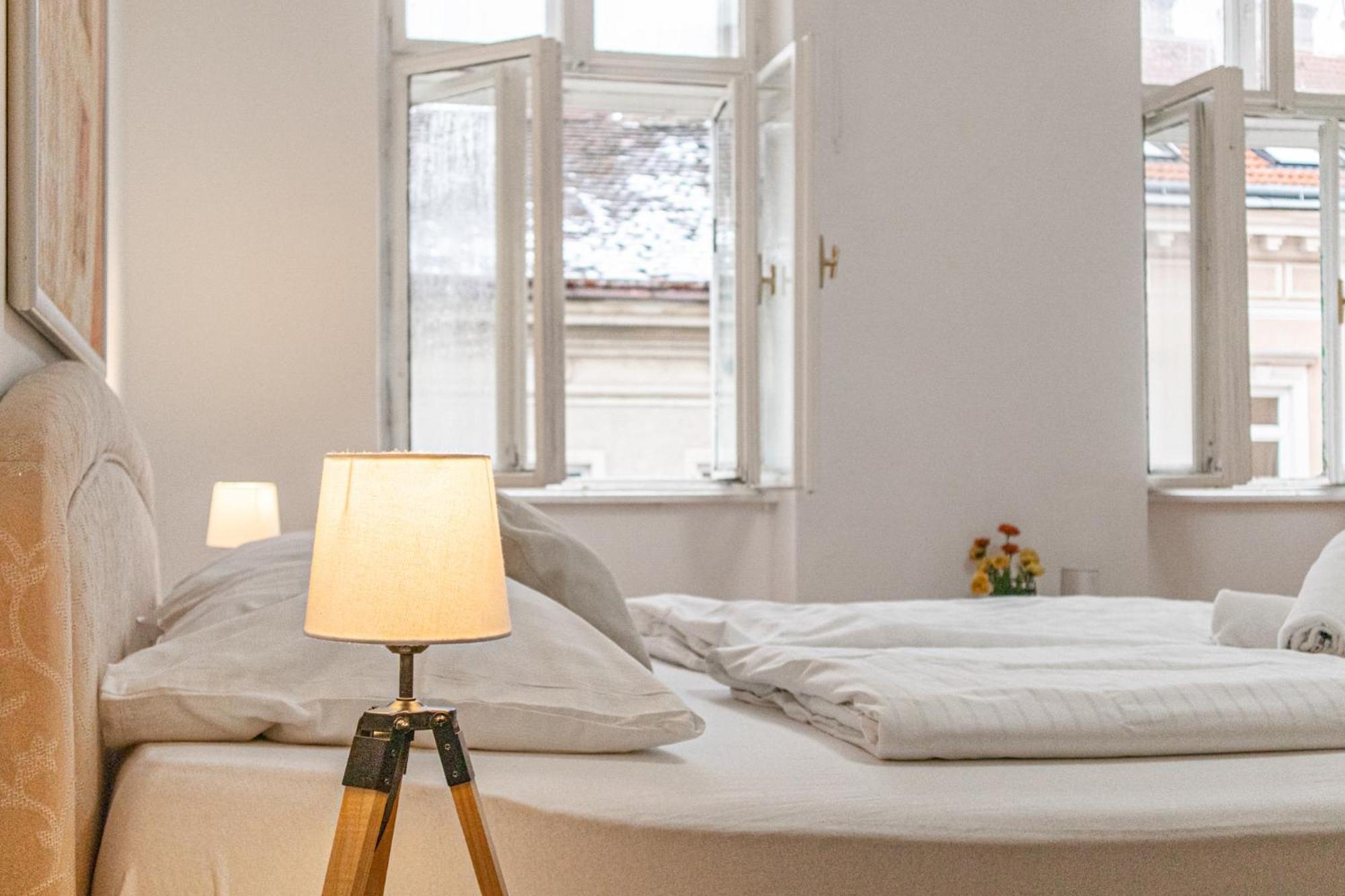 Budget City Stay - Near Wiener Stadthalle Ideal For Longstays Exterior photo